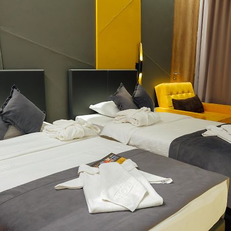 Hotel Hills Sarajevo Congress & Thermal Spa Resort Ilidža Bagian luar foto A room at the hotel