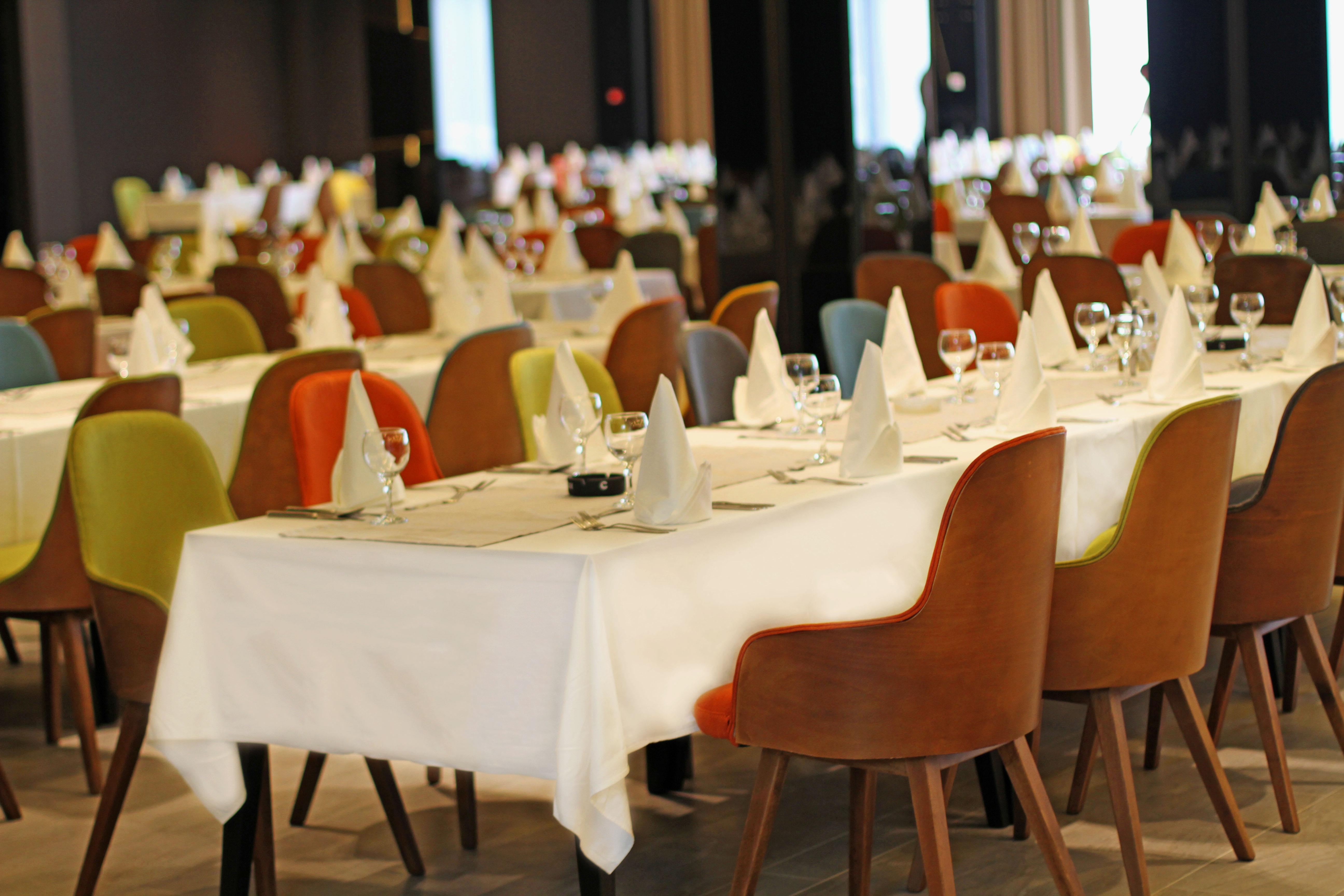 Hotel Hills Sarajevo Congress & Thermal Spa Resort Ilidža Bagian luar foto A restaurant in Beijing
