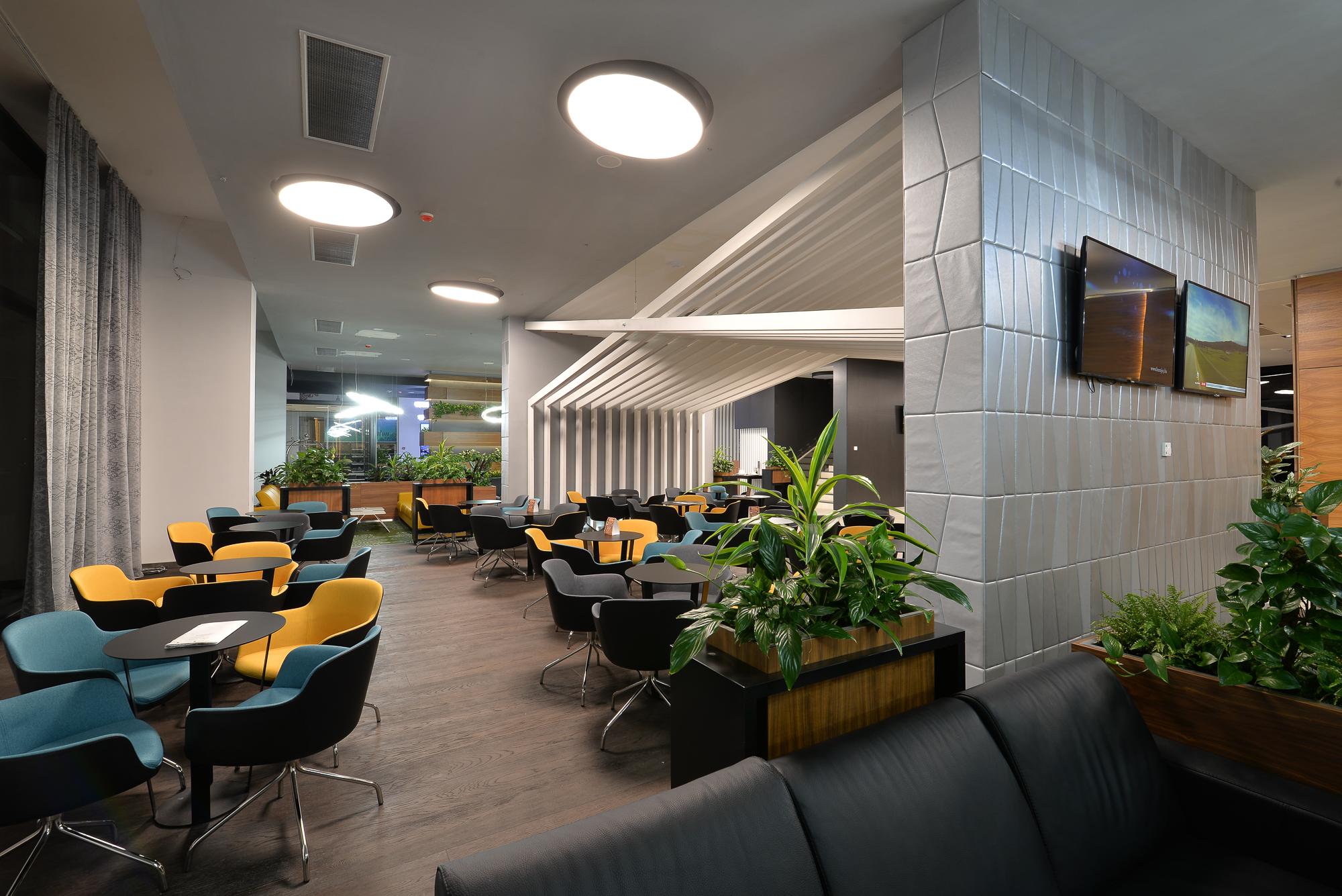 Hotel Hills Sarajevo Congress & Thermal Spa Resort Ilidža Bagian luar foto Business lounge at the airport