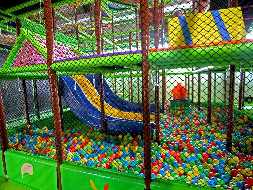 Hotel Hills Sarajevo Congress & Thermal Spa Resort Ilidža Bagian luar foto An indoor playground
