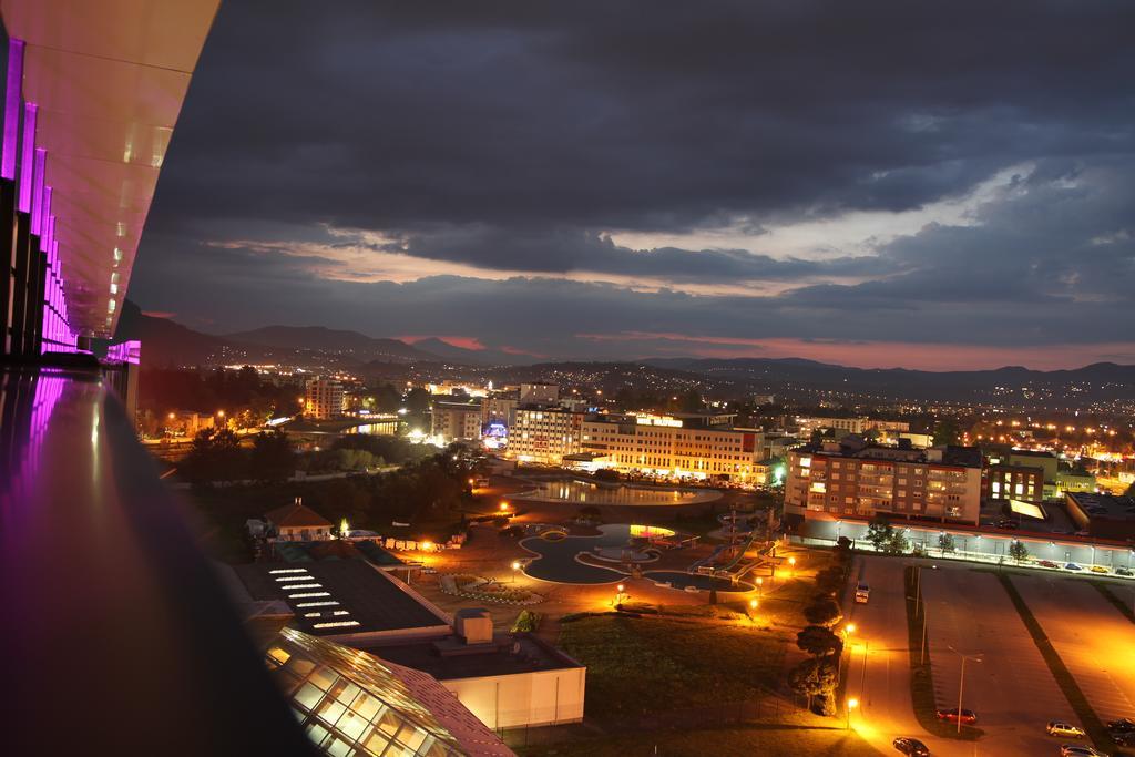 Hotel Hills Sarajevo Congress & Thermal Spa Resort Ilidža Bagian luar foto View of the city from the hotel