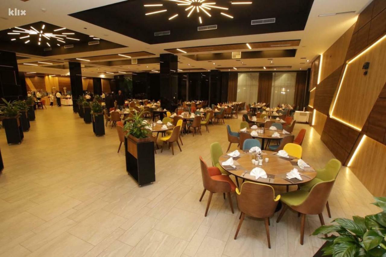 Hotel Hills Sarajevo Congress & Thermal Spa Resort Ilidža Bagian luar foto The interior of the restaurant