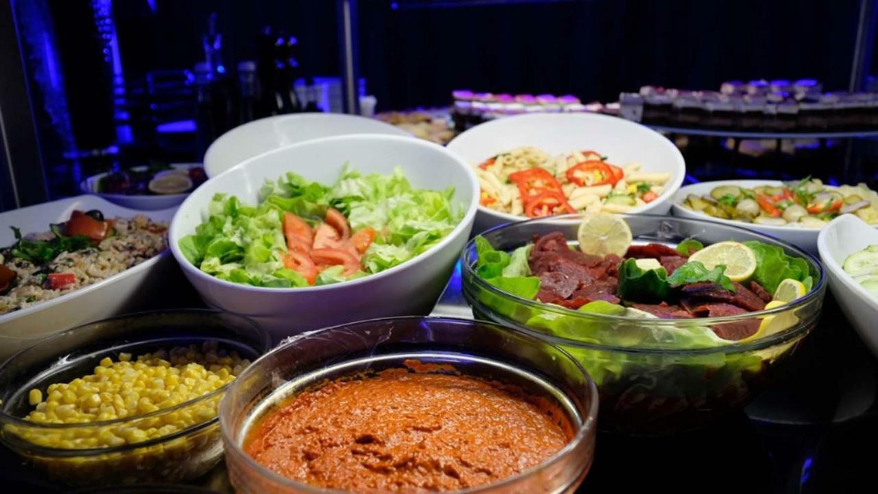 Hotel Hills Sarajevo Congress & Thermal Spa Resort Ilidža Bagian luar foto A selection of salads